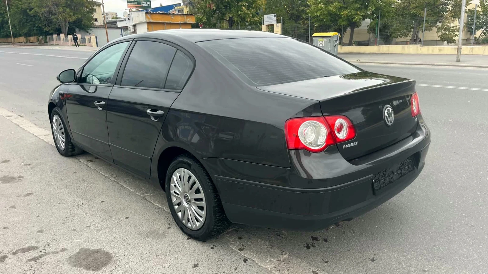 VW Passat 1.9 TDI, снимка 4 - Автомобили и джипове - 56232027