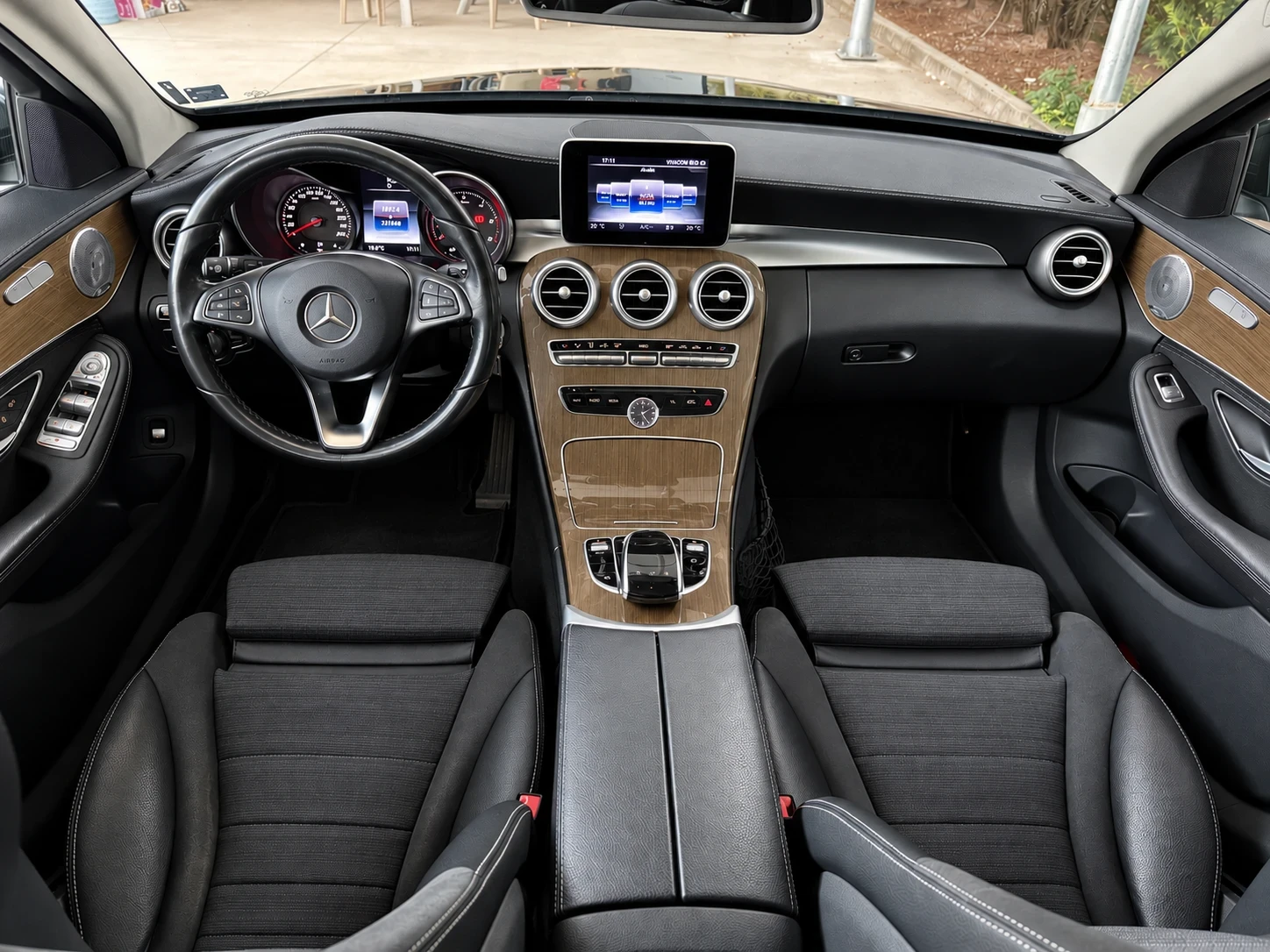 Mercedes-Benz C 220 Amg Line, снимка 9 - Автомобили и джипове - 56648114