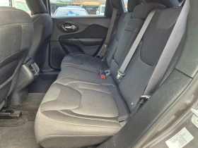Jeep Cherokee 2.0D-LONGITUDE-4X4-200000км, снимка 11