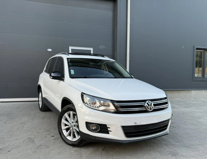 VW Tiguan 4х4 Панорама Автомат , снимка 2 - Автомобили и джипове - 47384049