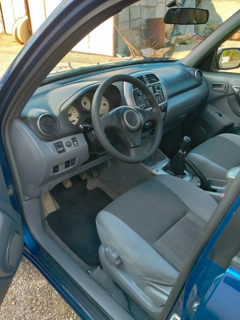 Toyota Rav4 2.0 d4d, снимка 7 - Автомобили и джипове - 48893268