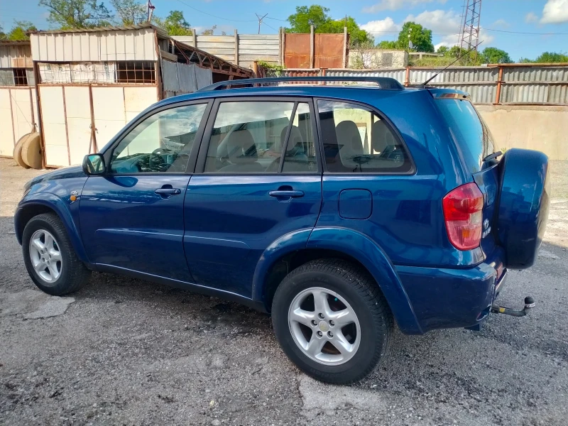 Toyota Rav4 2.0 d4d, снимка 3 - Автомобили и джипове - 48893268