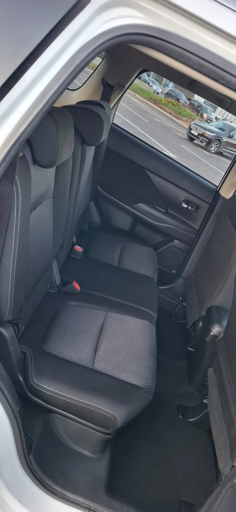 Mitsubishi Outlander 2.2 4x4 Led Камера Facelift  Бяла Перла 7места, снимка 10 - Автомобили и джипове - 52752615