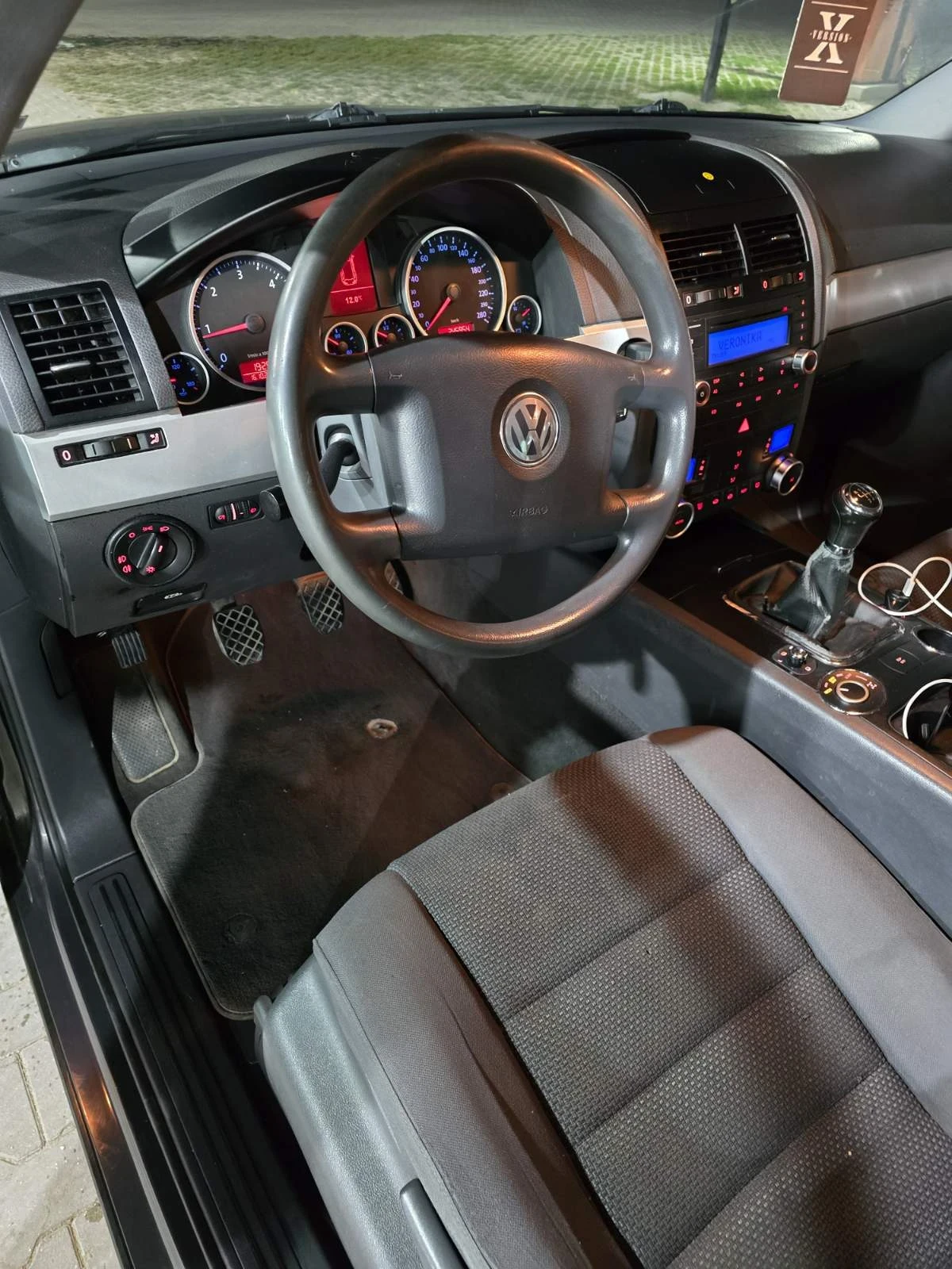 VW Touareg 2.5 - изображение 8