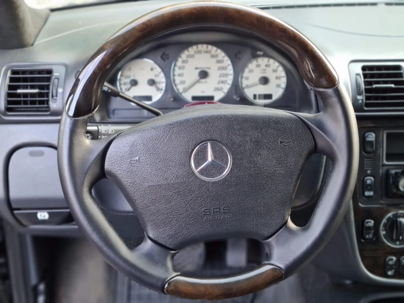 Mercedes-Benz ML 55 AMG  - изображение 8