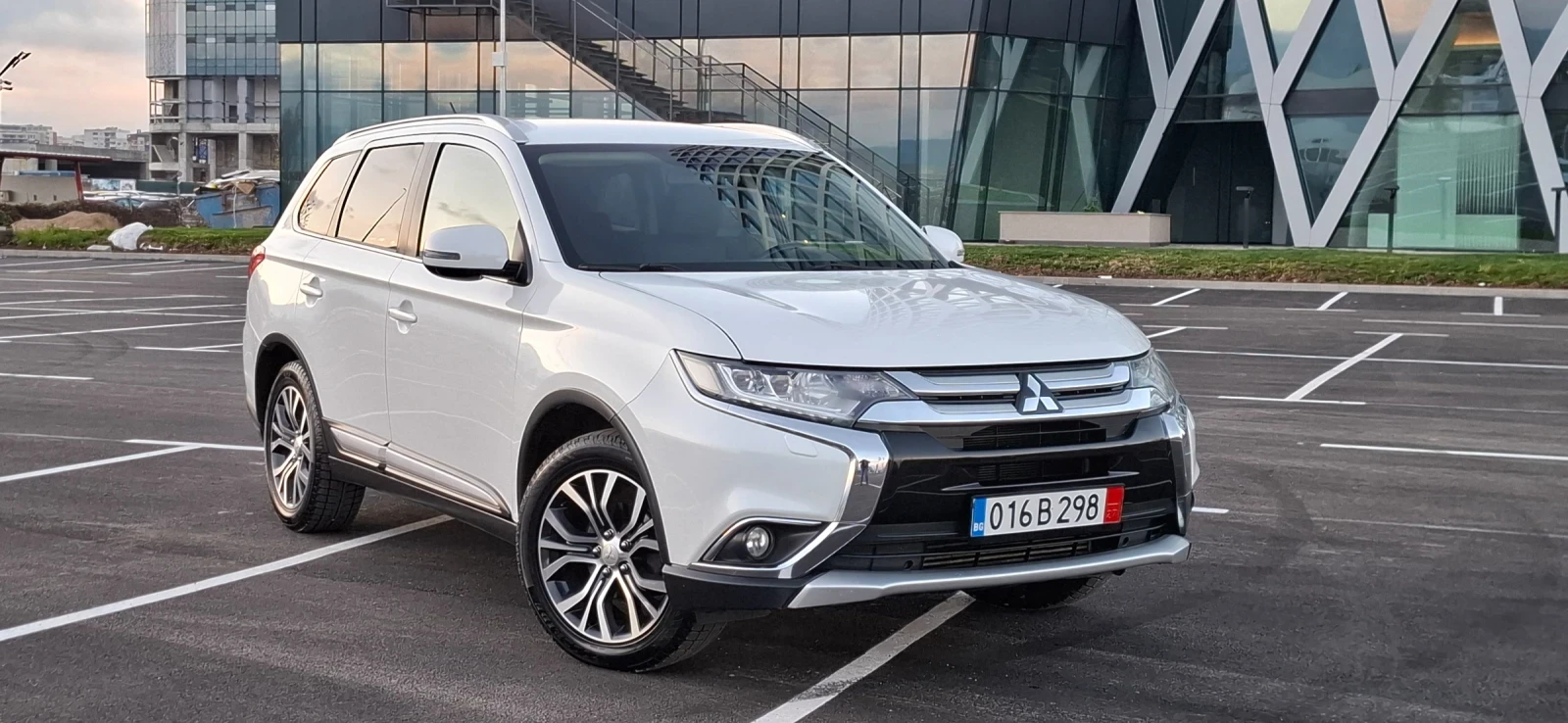 Mitsubishi Outlander 2.2 4x4 Led ������ Facelift  ���� ����� 7����� | Mobile.bg � ����������� 1