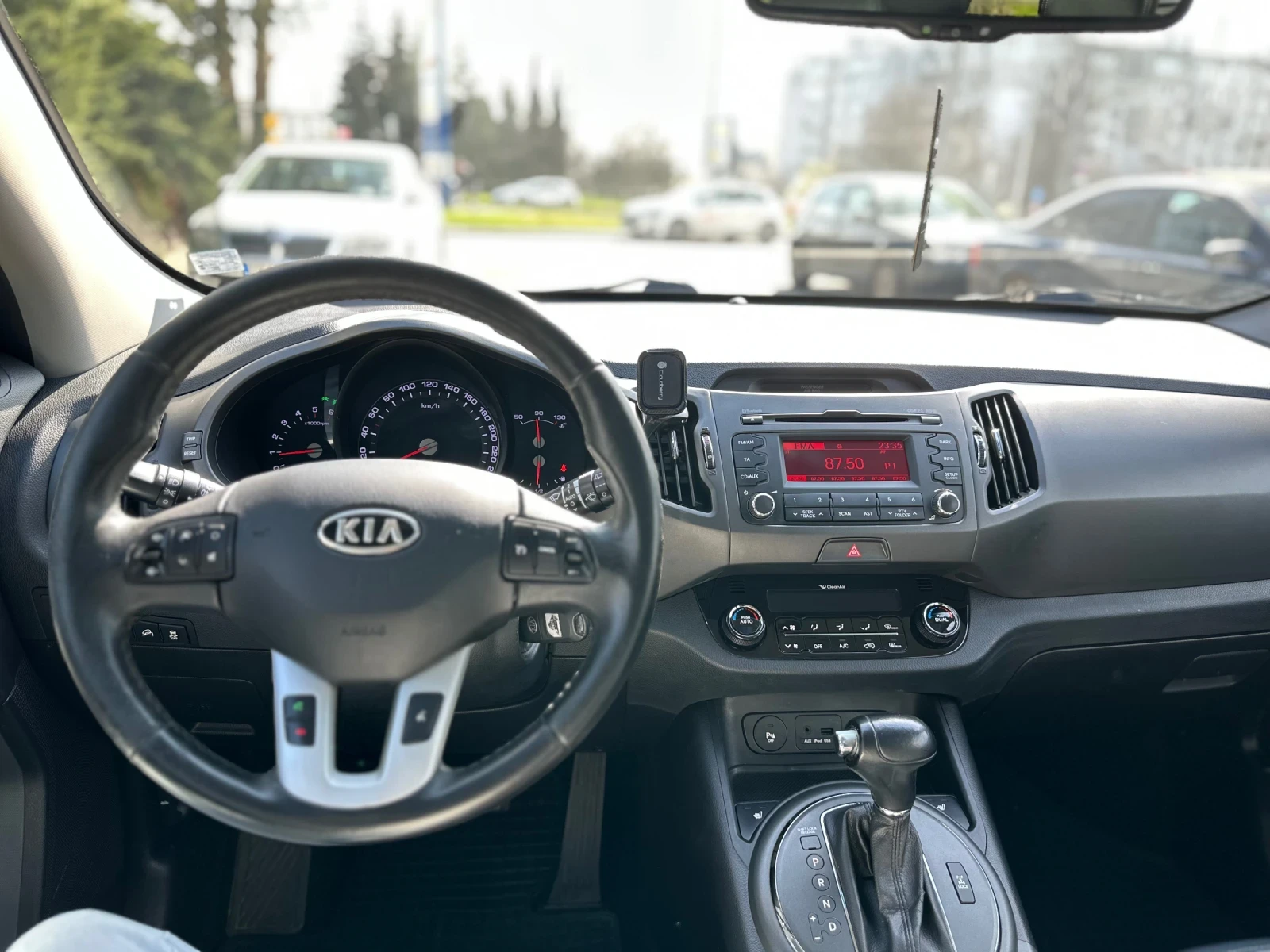 Kia Sorento 2.0 CRDI AWD, снимка 11 - Автомобили и джипове - 54676279