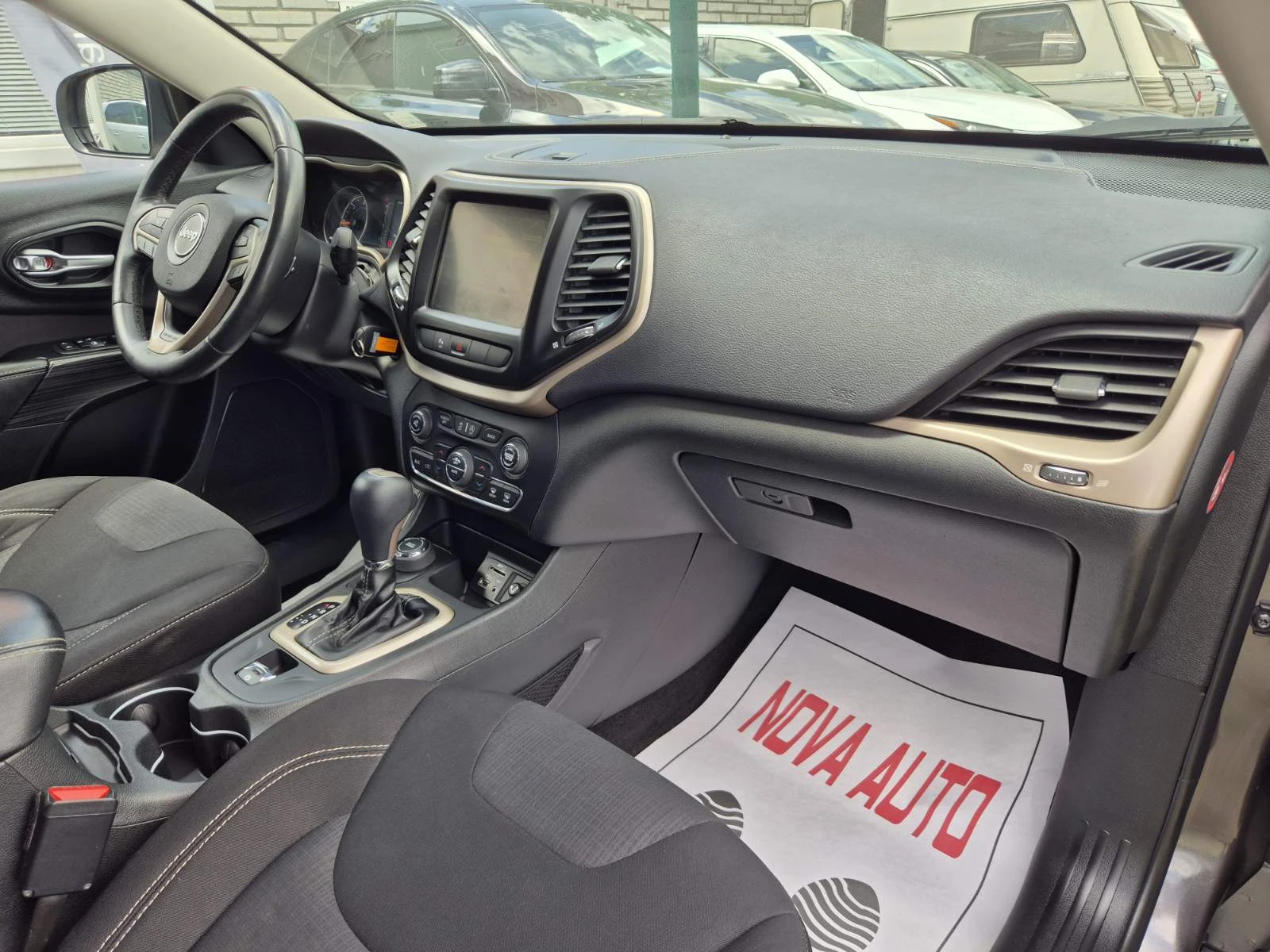 Jeep Cherokee 2.0D-LONGITUDE-4X4-200000км, снимка 9 - Автомобили и джипове - 54703357
