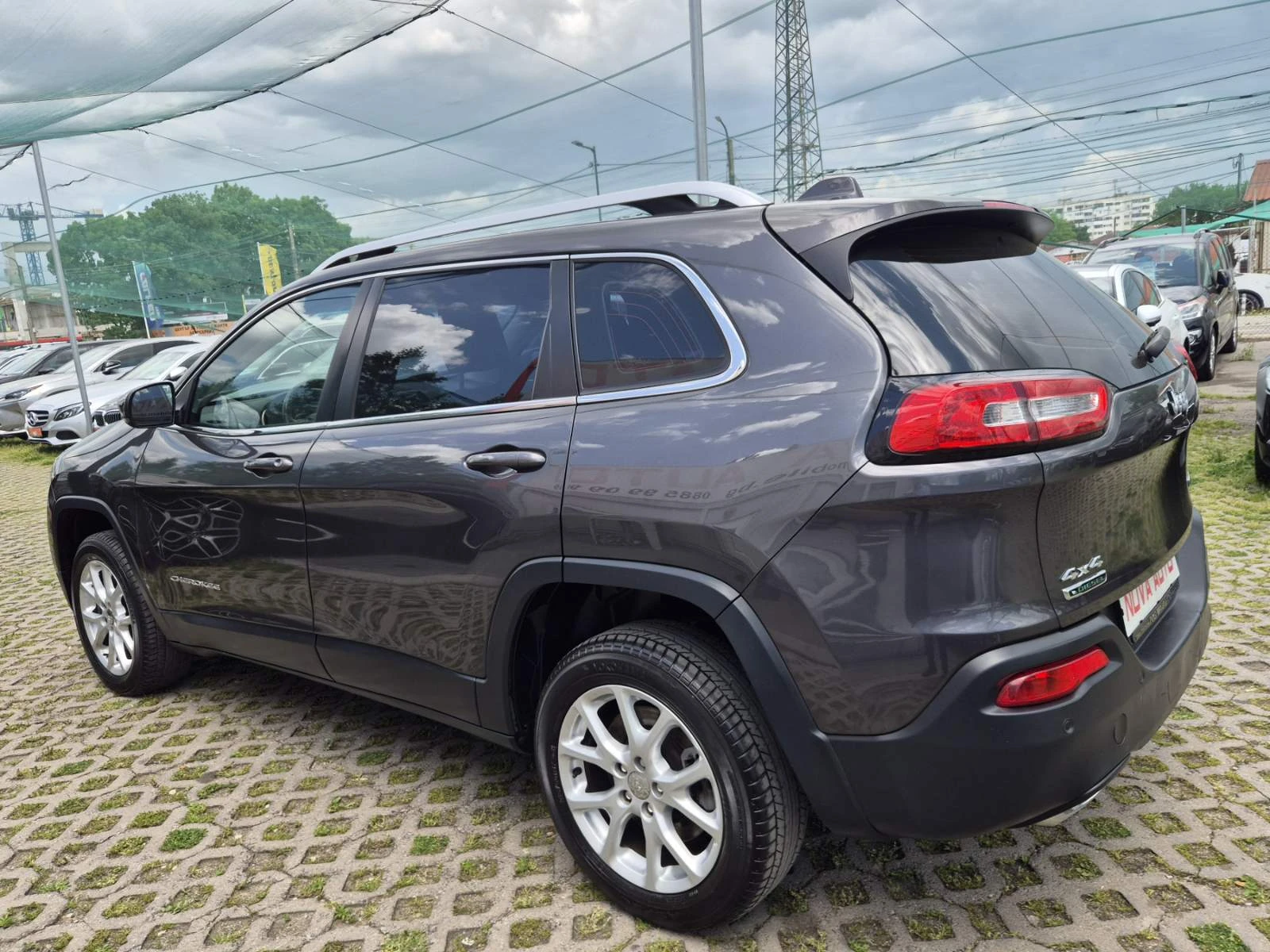 Jeep Cherokee 2.0D-LONGITUDE-4X4-200000км, снимка 2 - Автомобили и джипове - 54703357