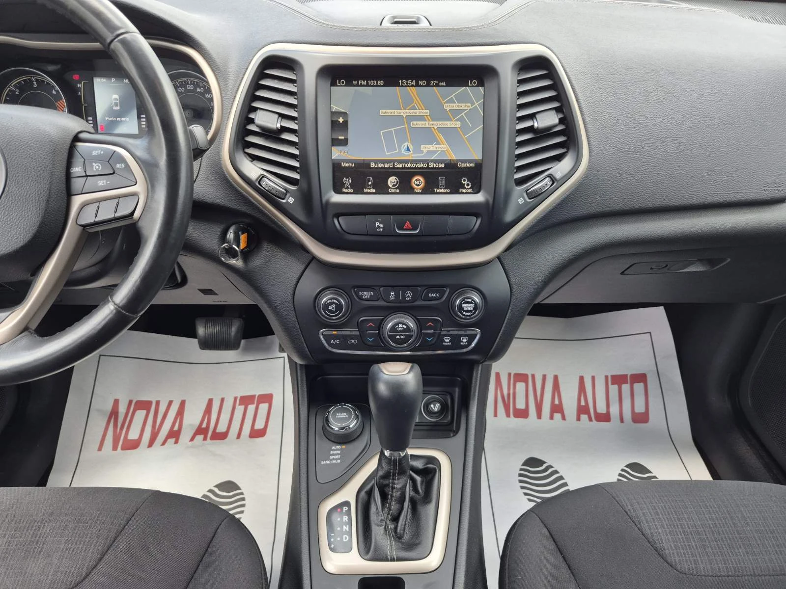 Jeep Cherokee 2.0D-LONGITUDE-4X4-200000км, снимка 8 - Автомобили и джипове - 54703357