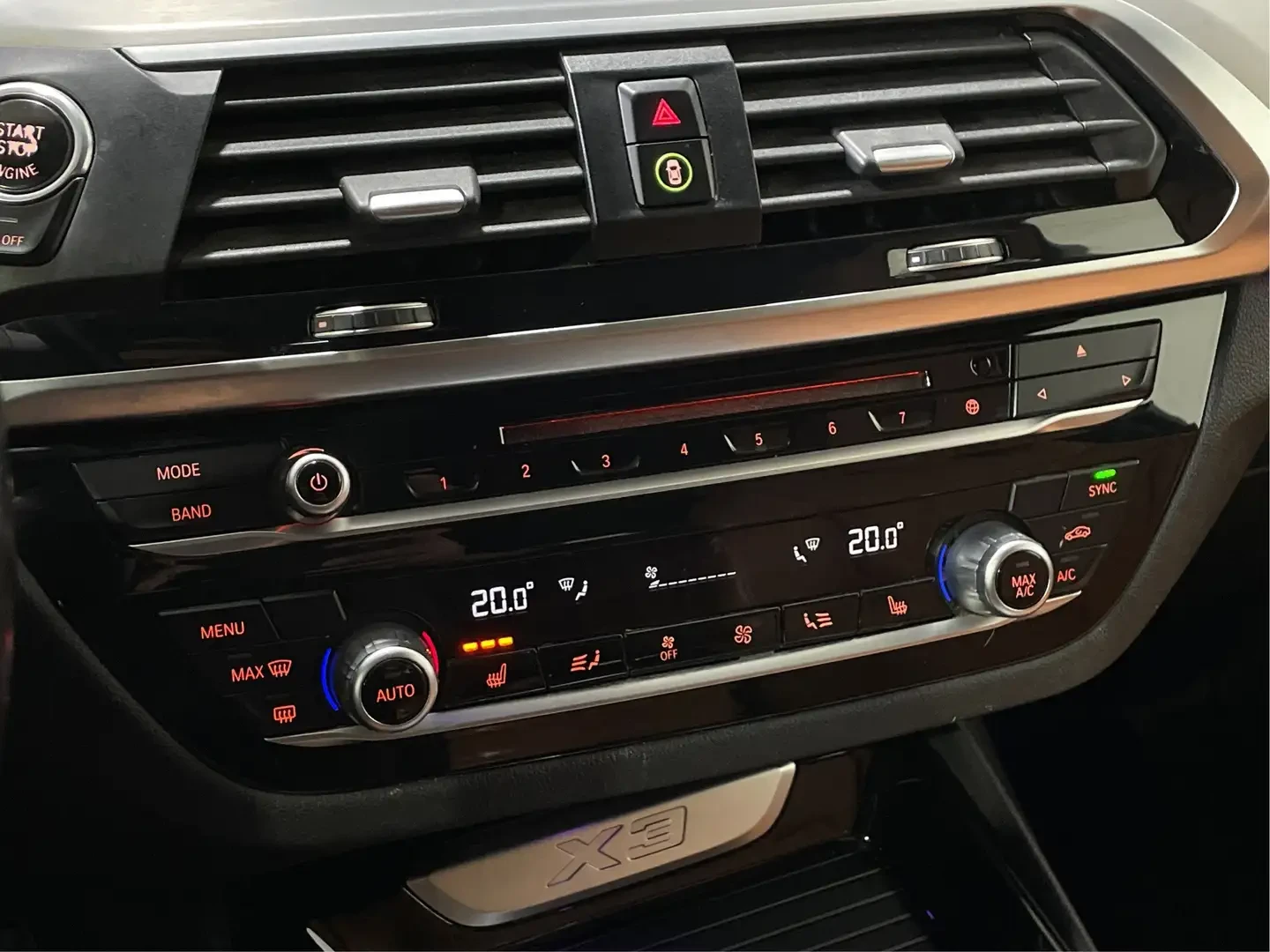 BMW X3 ПОДГРЕВ* КАМЕРА* МЪРТВА* ТОЧКА* ПАНОРАМА* , снимка 10 - Автомобили и джипове - 54810938