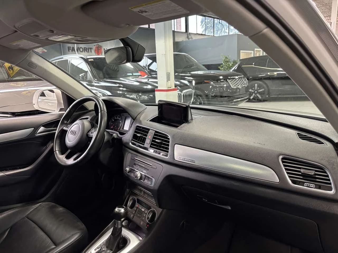 Audi Q3 * Progressiv| QUATTRO| TIPTRONIC| LEATHER| PANORAM, снимка 6 - Автомобили и джипове - 54904972