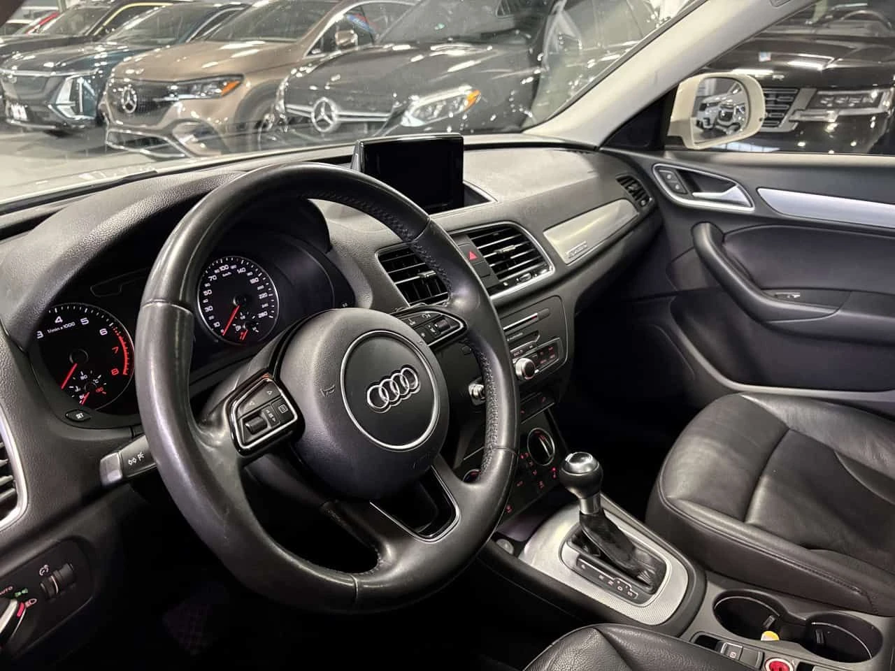Audi Q3 * Progressiv| QUATTRO| TIPTRONIC| LEATHER| PANORAM, снимка 11 - Автомобили и джипове - 54904972