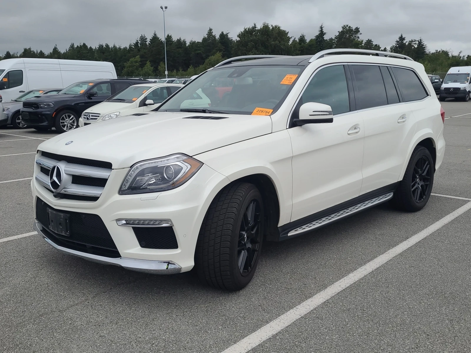 Mercedes-Benz GL 350 Bluetec* AMG* Панорама* Harman Kardon* Сменен Nox, снимка 2 - Автомобили и джипове - 55242392