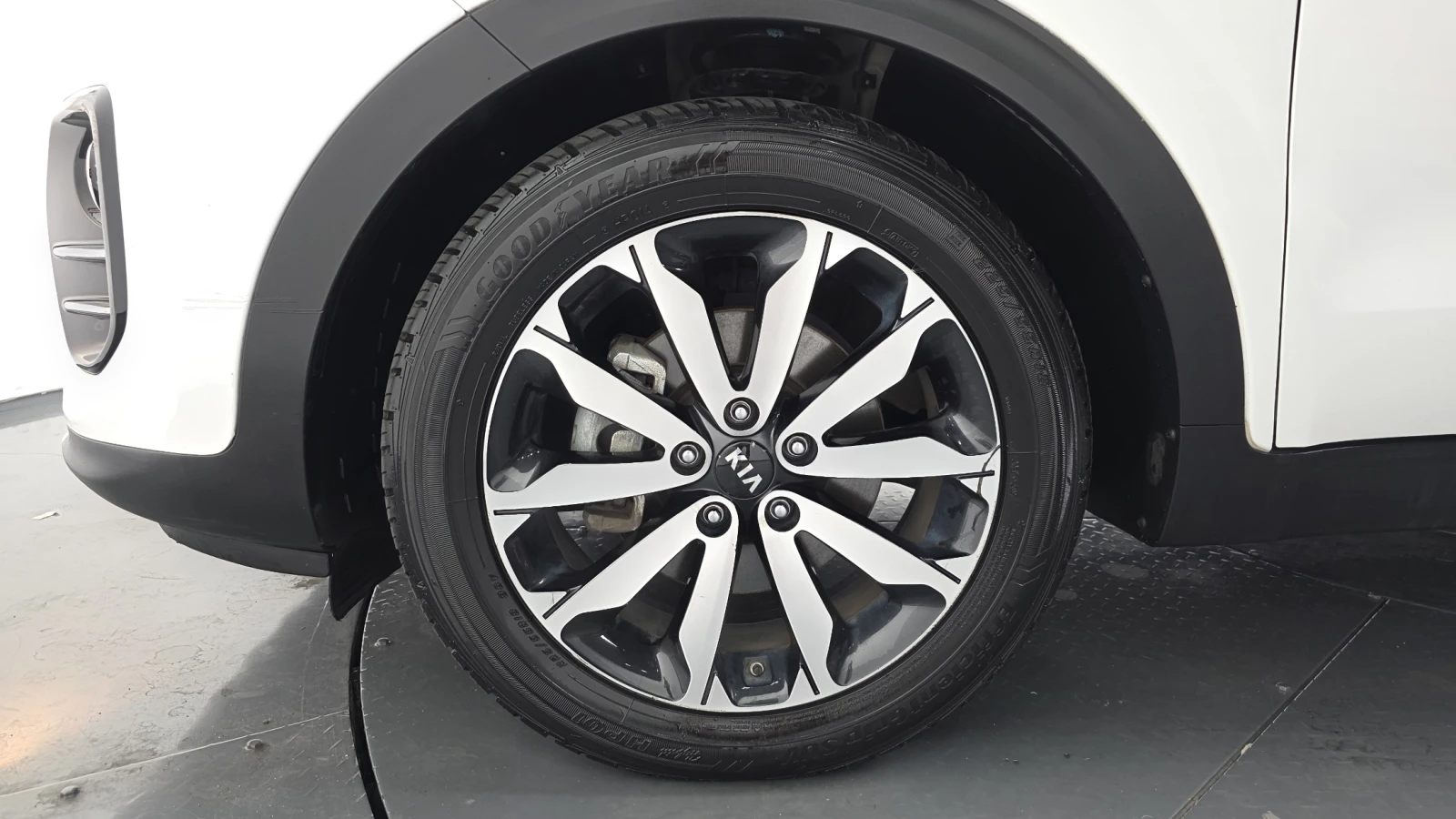 Kia Sportage 2.0 D* ПОДГРЕВ ВОЛАН* КРАЙНА ЦЕНА, снимка 5 - Автомобили и джипове - 56025415