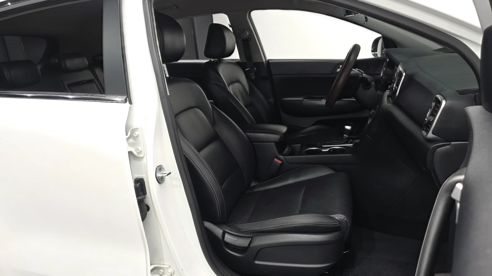 Kia Sportage 2.0 D* ПОДГРЕВ ВОЛАН* КРАЙНА ЦЕНА, снимка 11 - Автомобили и джипове - 56025415