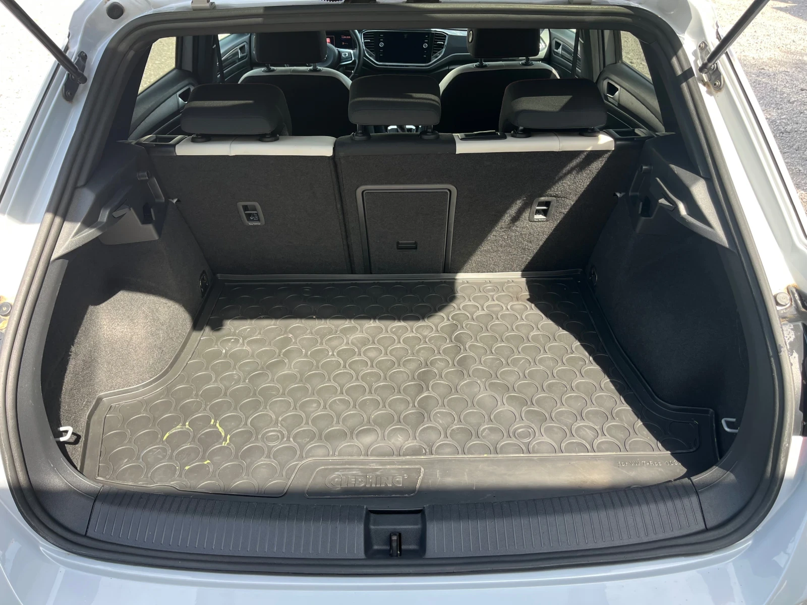 VW T-Roc, снимка 11 - Автомобили и джипове - 56050530