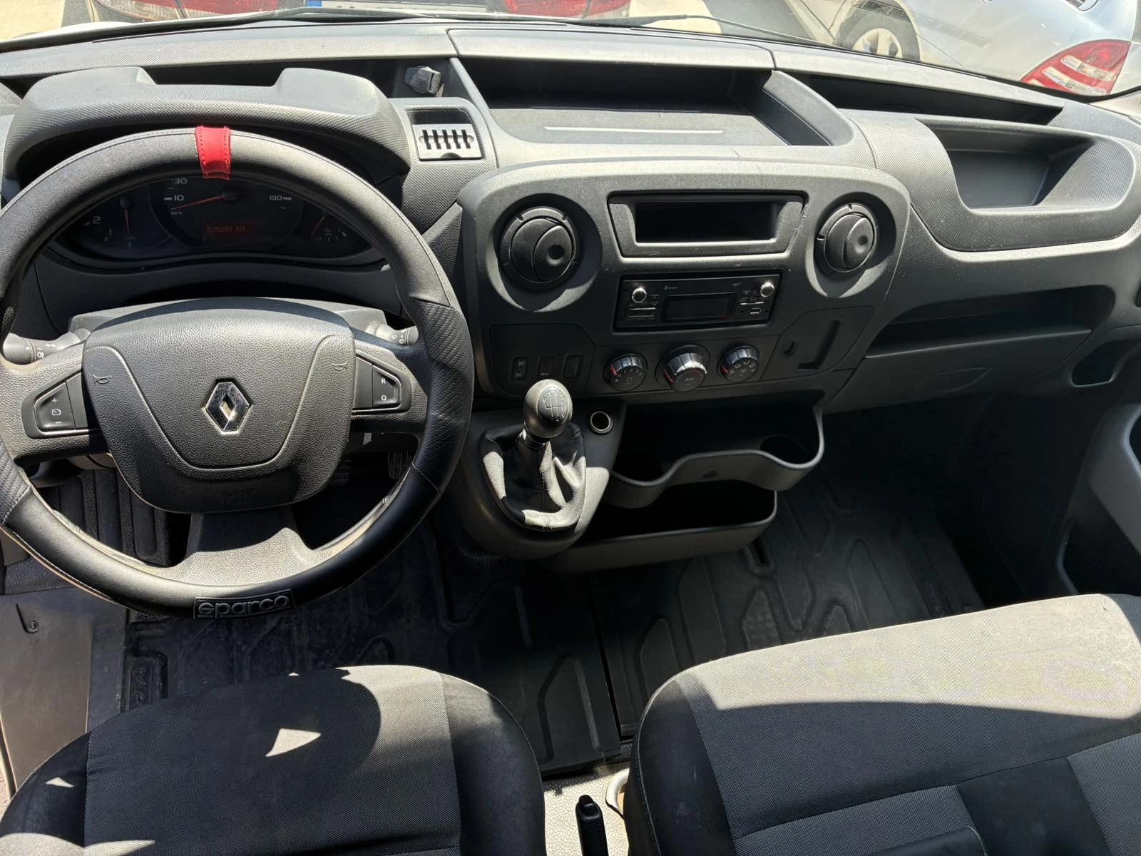 Renault Master, снимка 9 - Бусове и автобуси - 54620283