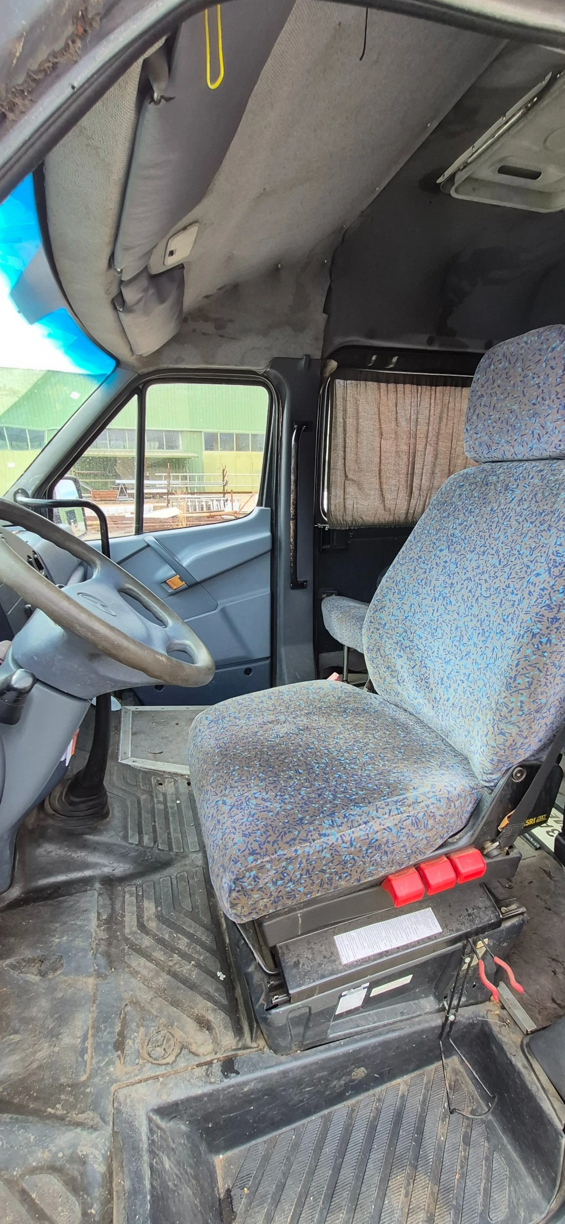 Mercedes-Benz 208 Д, снимка 7 - Бусове и автобуси - 56209384
