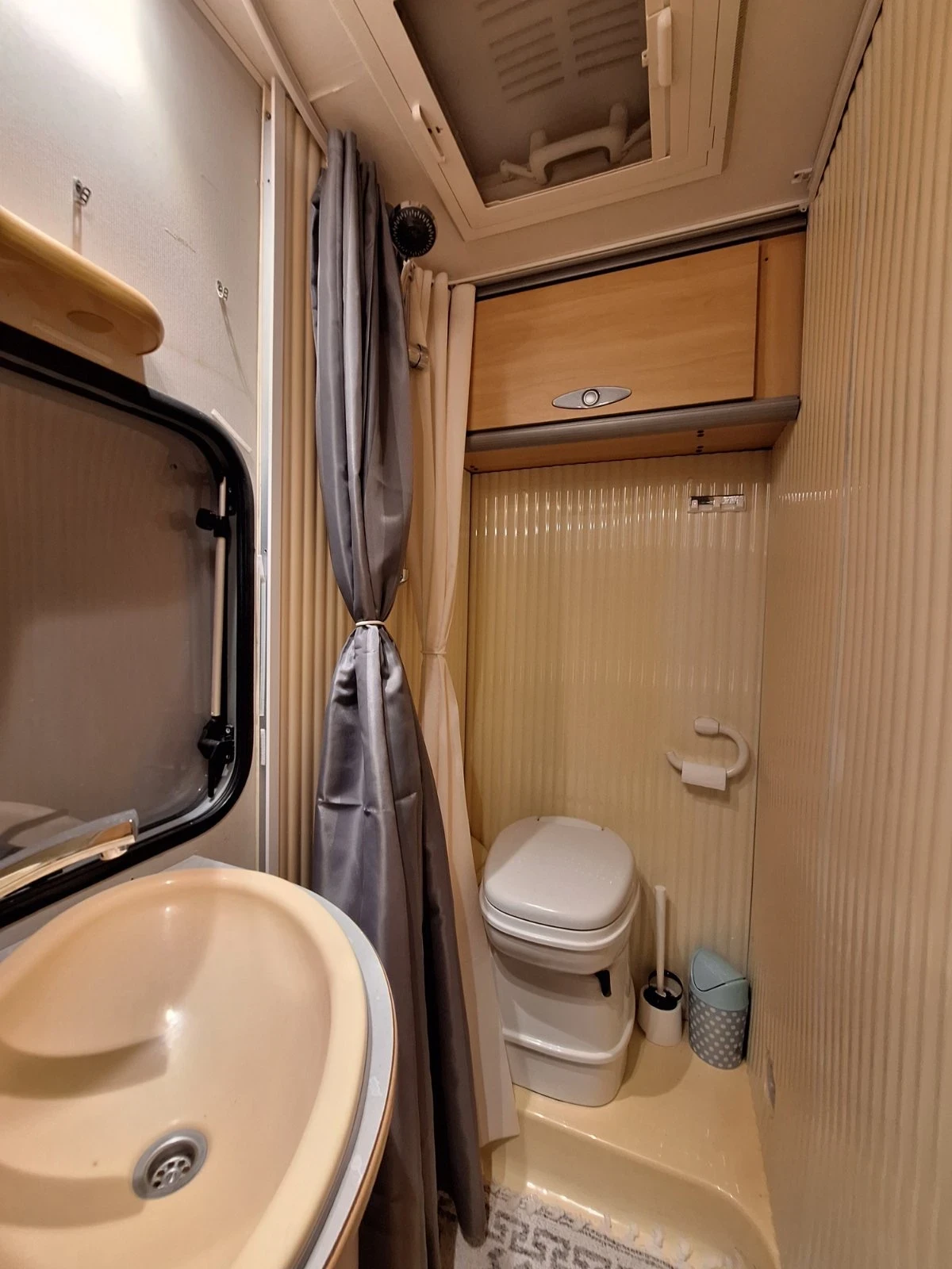 Кемпер Fiat Dethleffs , снимка 13 - Каравани и кемпери - 54102445