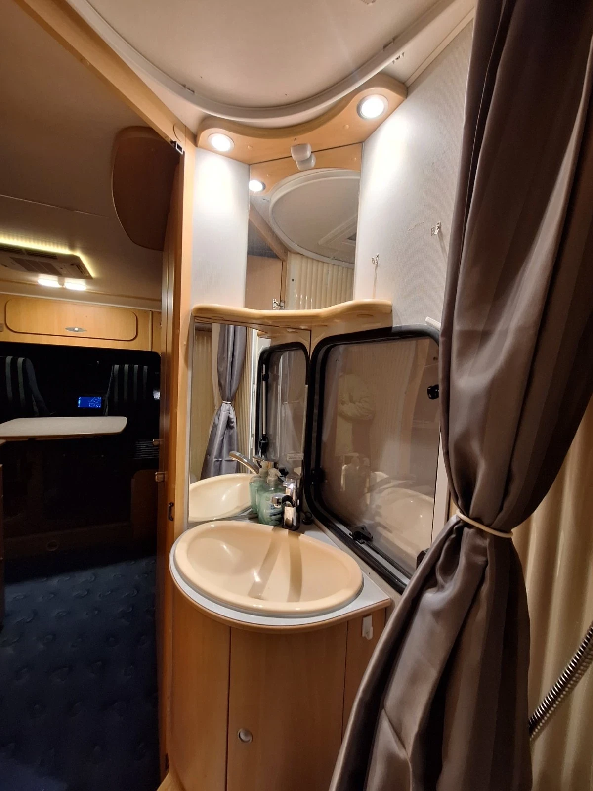 Кемпер Fiat Dethleffs , снимка 14 - Каравани и кемпери - 54102445