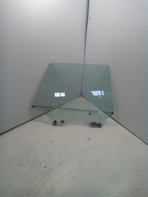 стъкло задно дясно субару аутбек