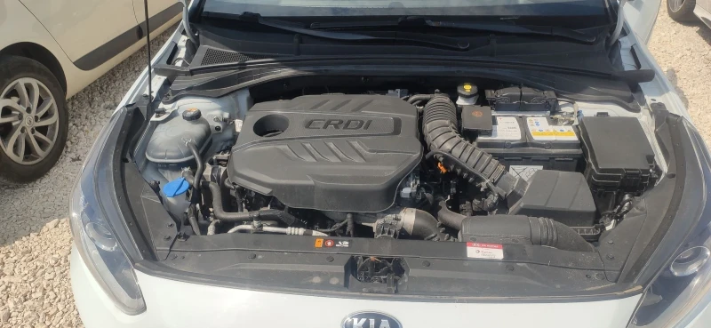 Kia Ceed 1, 6 16V CRDI , снимка 5 - Автомобили и джипове - 47242430