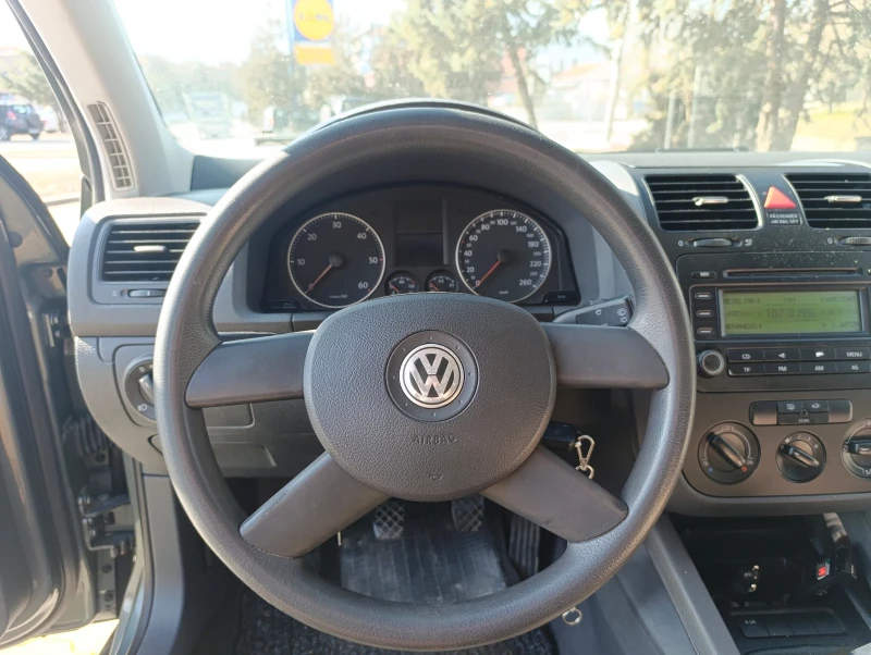 VW Golf, снимка 6 - Автомобили и джипове - 48880915