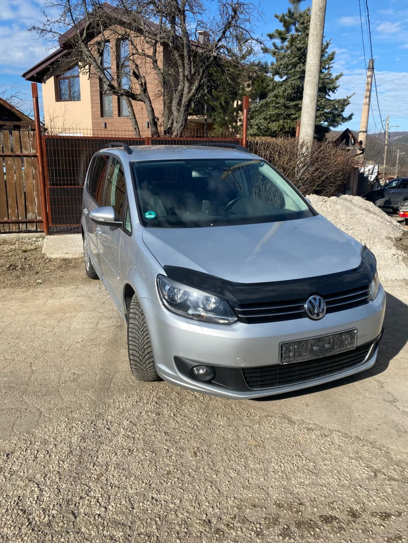 VW Touran 1.6tdi, снимка 9 - Автомобили и джипове - 48880428