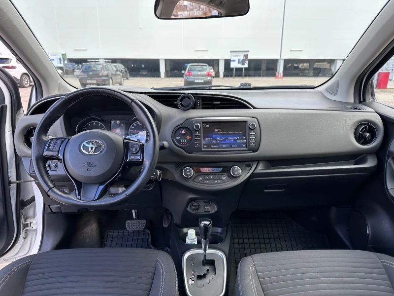 Toyota Yaris, снимка 11 - Автомобили и джипове - 49345062