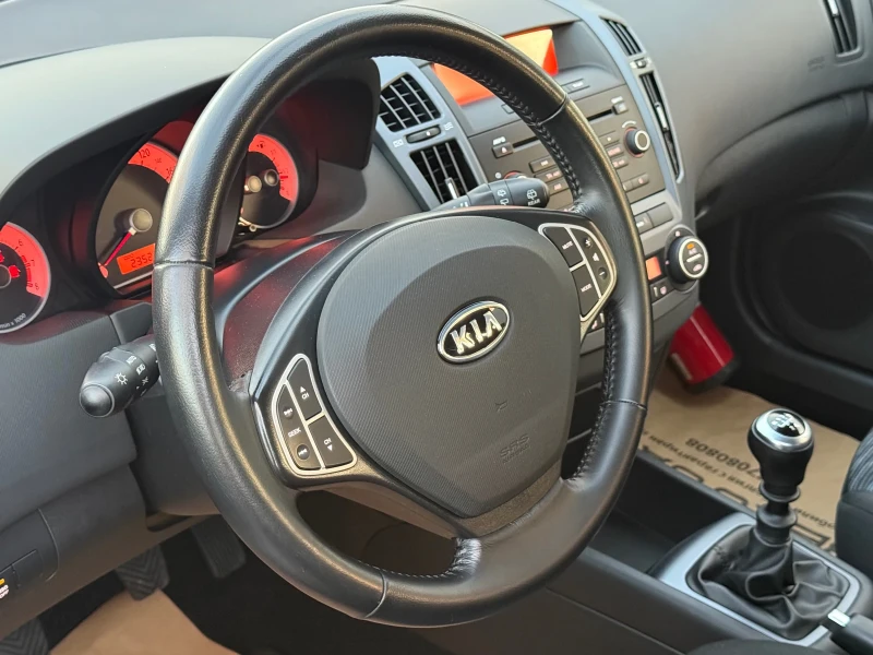 Kia Ceed На 23500км!Нов внос от Белгия, снимка 13 - Автомобили и джипове - 52737859