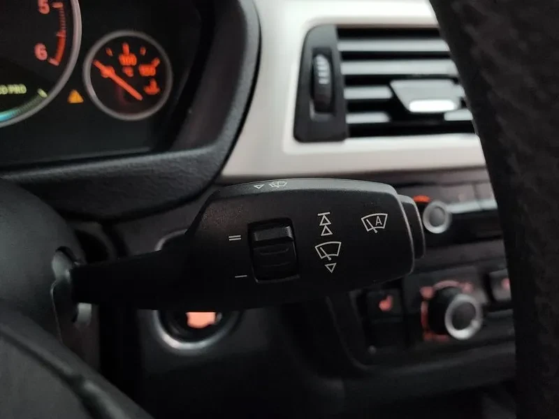 BMW 320 d, снимка 15 - Автомобили и джипове - 54589643