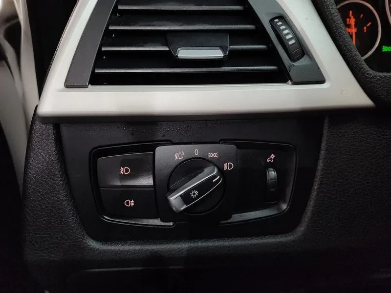 BMW 320 d, снимка 14 - Автомобили и джипове - 54589643