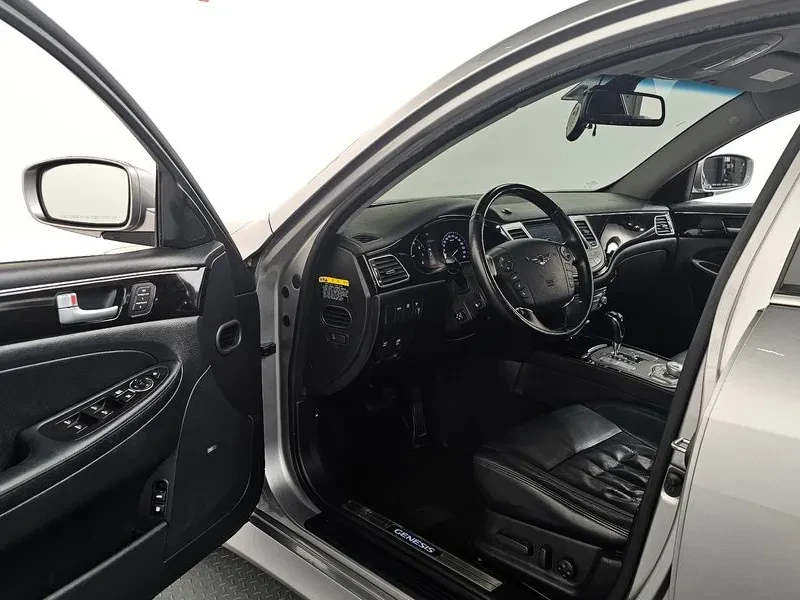 Hyundai Genesis 3.3, снимка 10 - Автомобили и джипове - 54618169