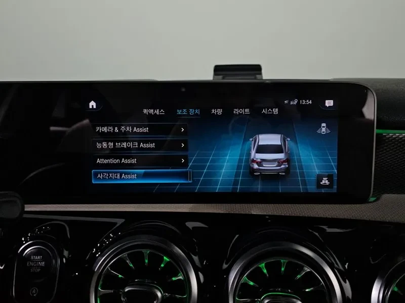 Mercedes-Benz A 220 W177 A220 Sedan, снимка 16 - Автомобили и джипове - 54940965