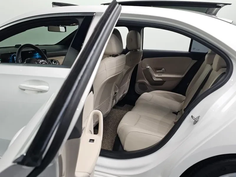 Mercedes-Benz A 220 W177 A220 Sedan, снимка 12 - Автомобили и джипове - 54940965