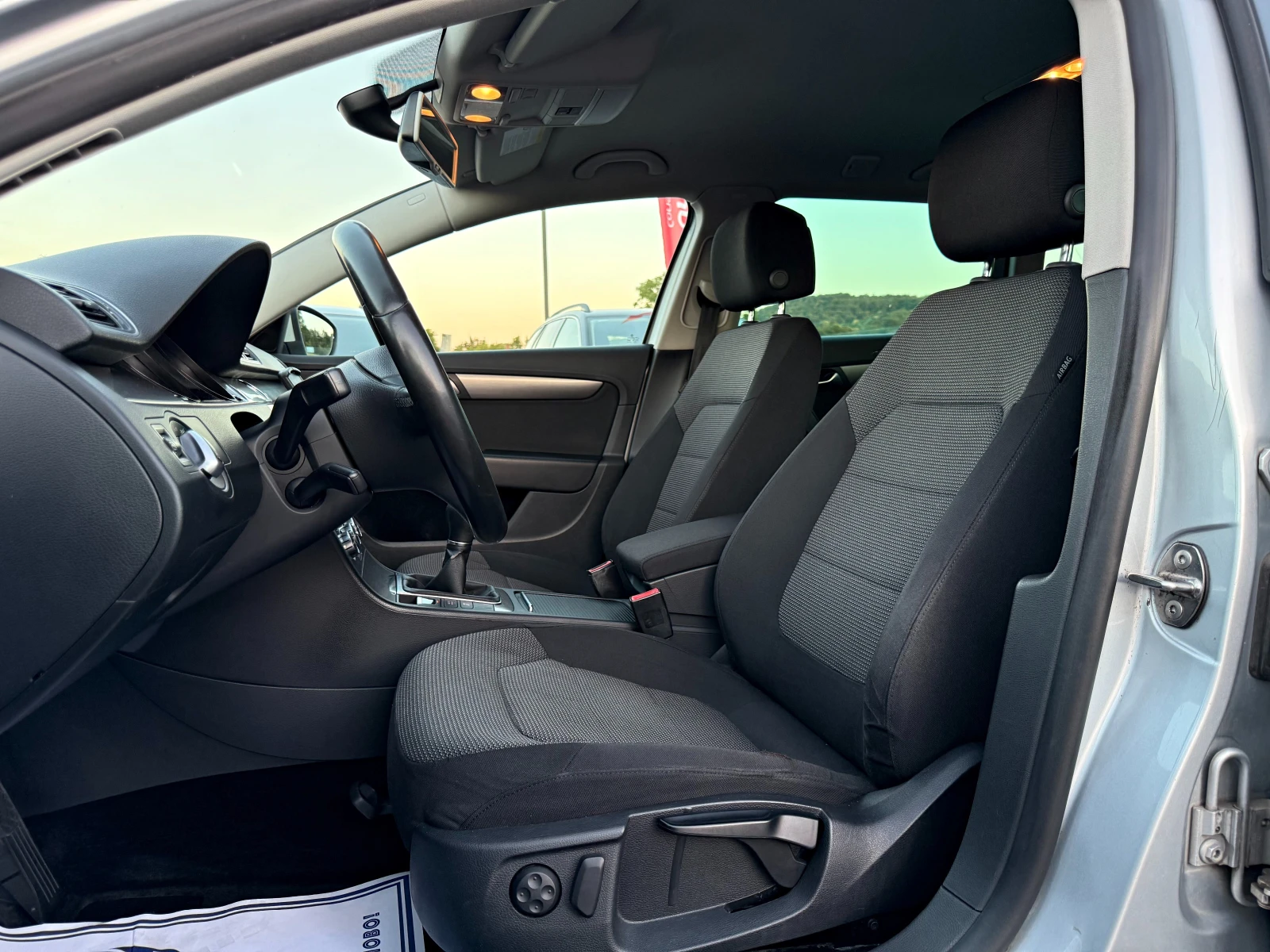 VW Passat 2.0 170кс BLUEMOTION ПОДГРЕВ LED НАВИ  - изображение 8