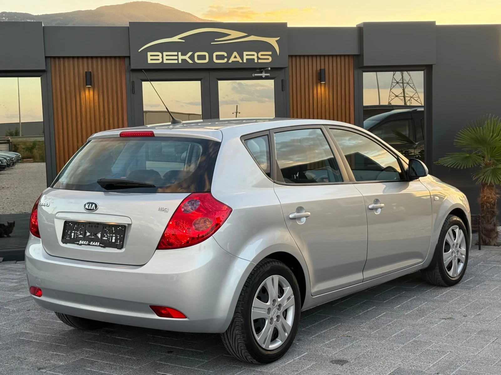 Kia Ceed На 23500км!Нов внос от Белгия - изображение 5