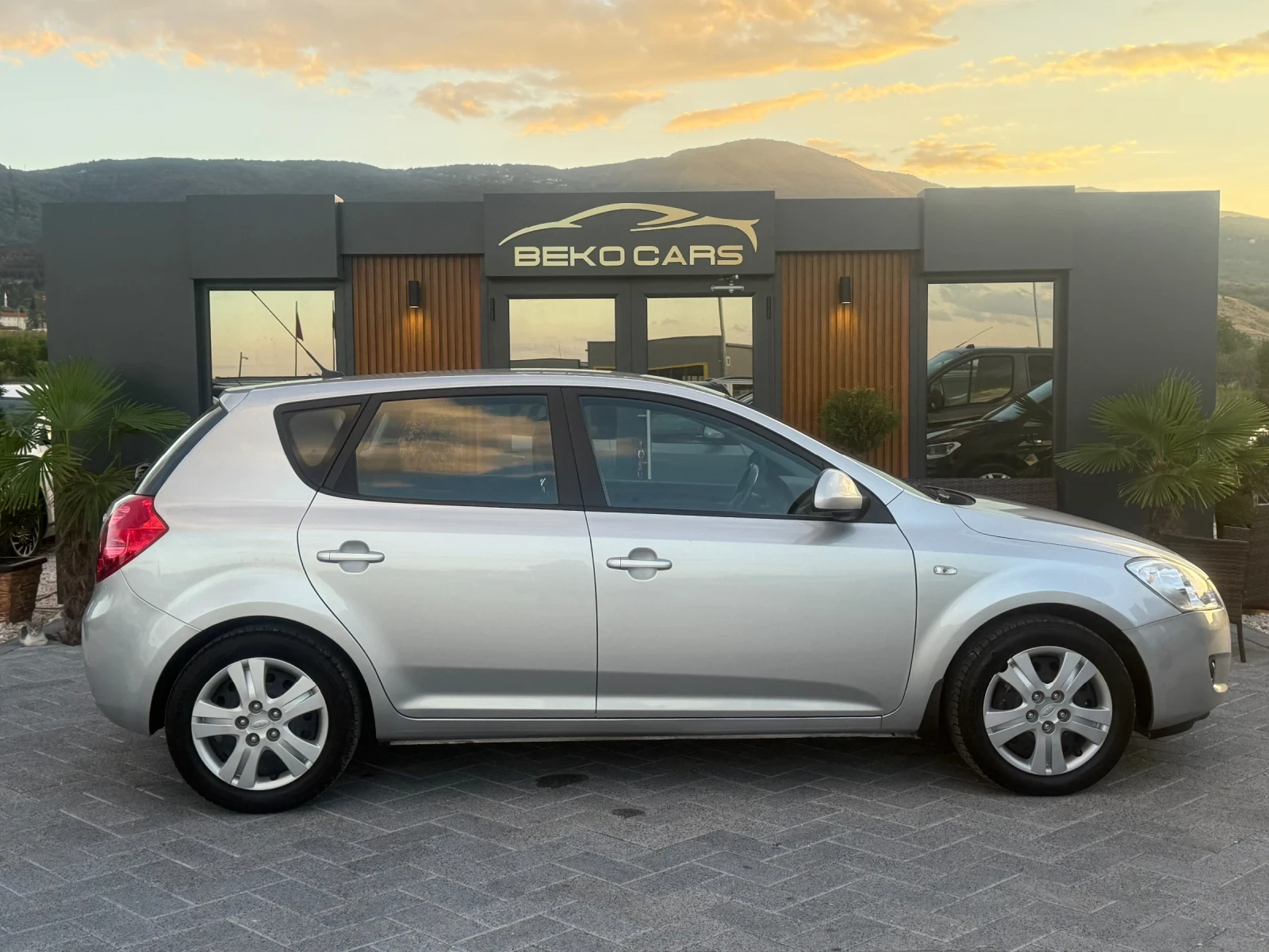 Kia Ceed На 23500км!Нов внос от Белгия - изображение 4