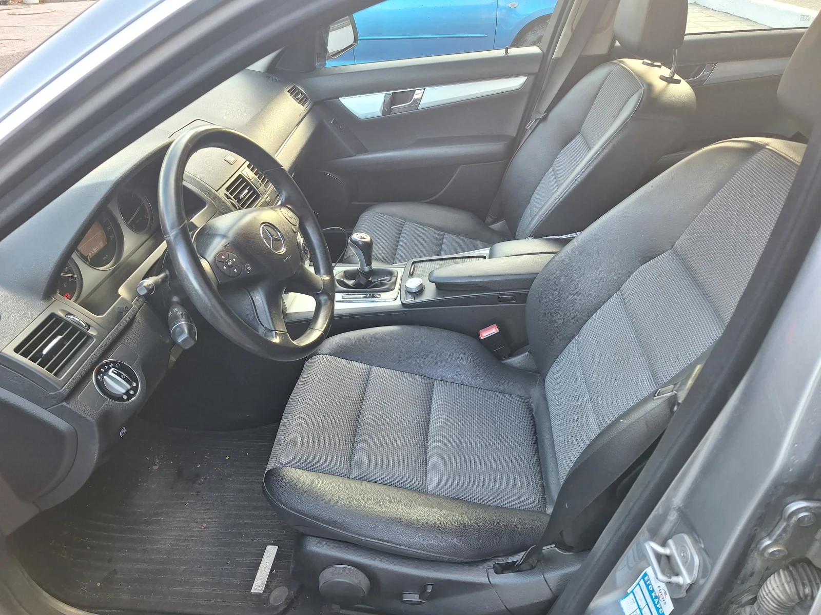 Mercedes-Benz 320  - изображение 9