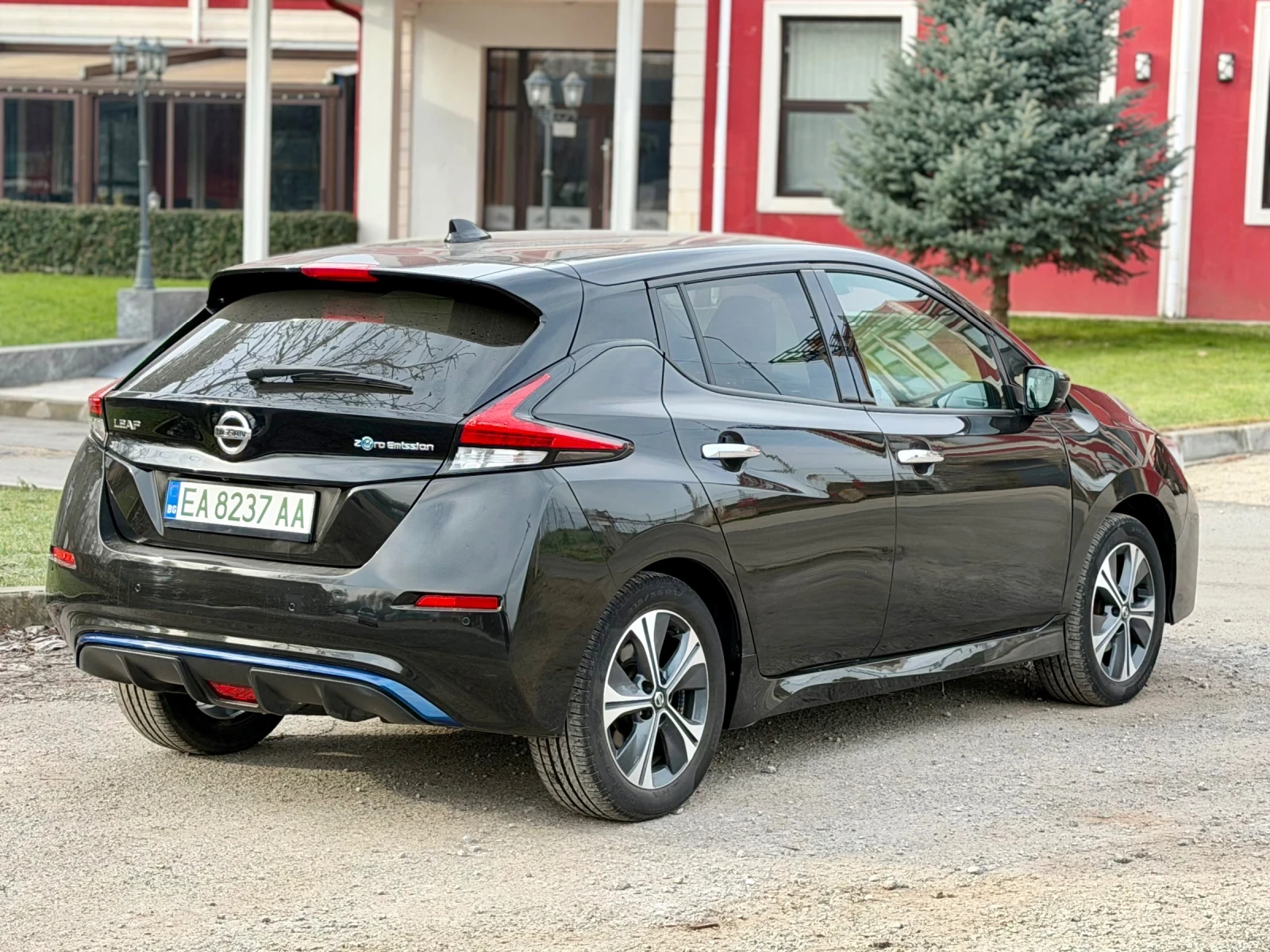 Nissan Leaf  62 kW 480 км ФУЛ ЕКСТРИ - изображение 5