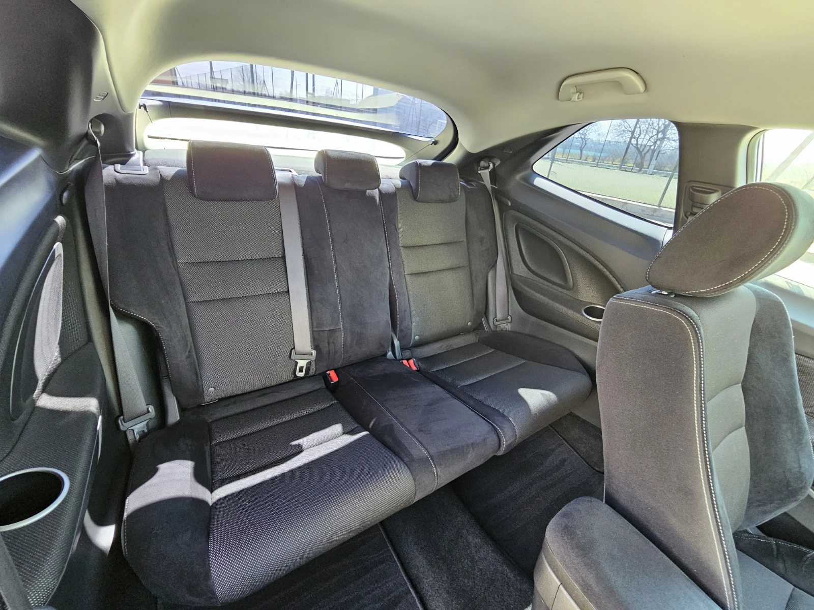 Honda Civic 1.8i-VTEC Type S, снимка 13 - Автомобили и джипове - 53777563