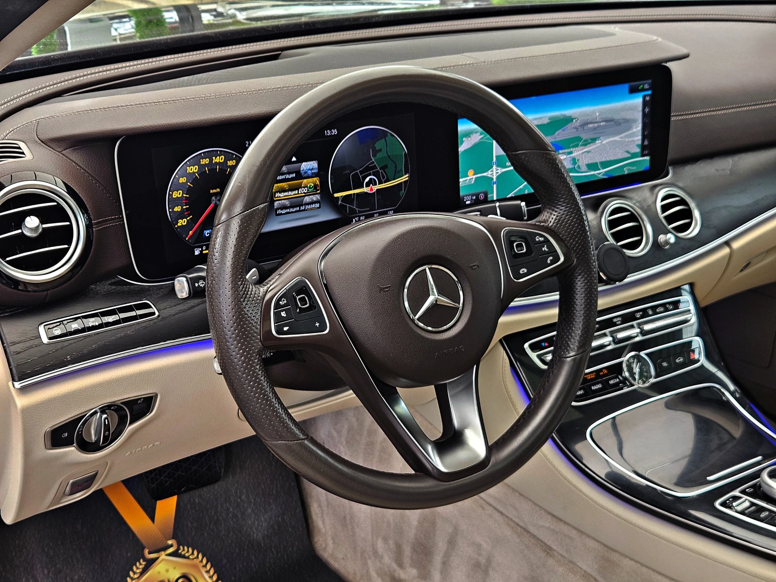 Mercedes-Benz E 350 AMG/�����/DISTR/PANO/360CAM/CAR PLAY/�����/HUD/LIZ | Mobile.bg � ����������� 10