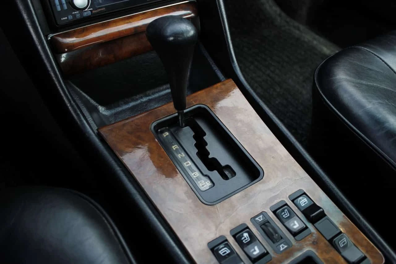 Mercedes-Benz 500 * 500SEC * CARFAX * ЦЕНА ДО БГ, снимка 17 - Автомобили и джипове - 54642851