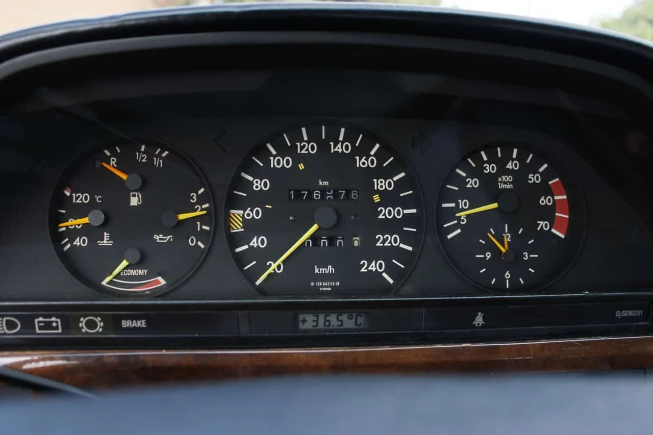 Mercedes-Benz 500 * 500SEC * CARFAX * ЦЕНА ДО БГ, снимка 14 - Автомобили и джипове - 54642851