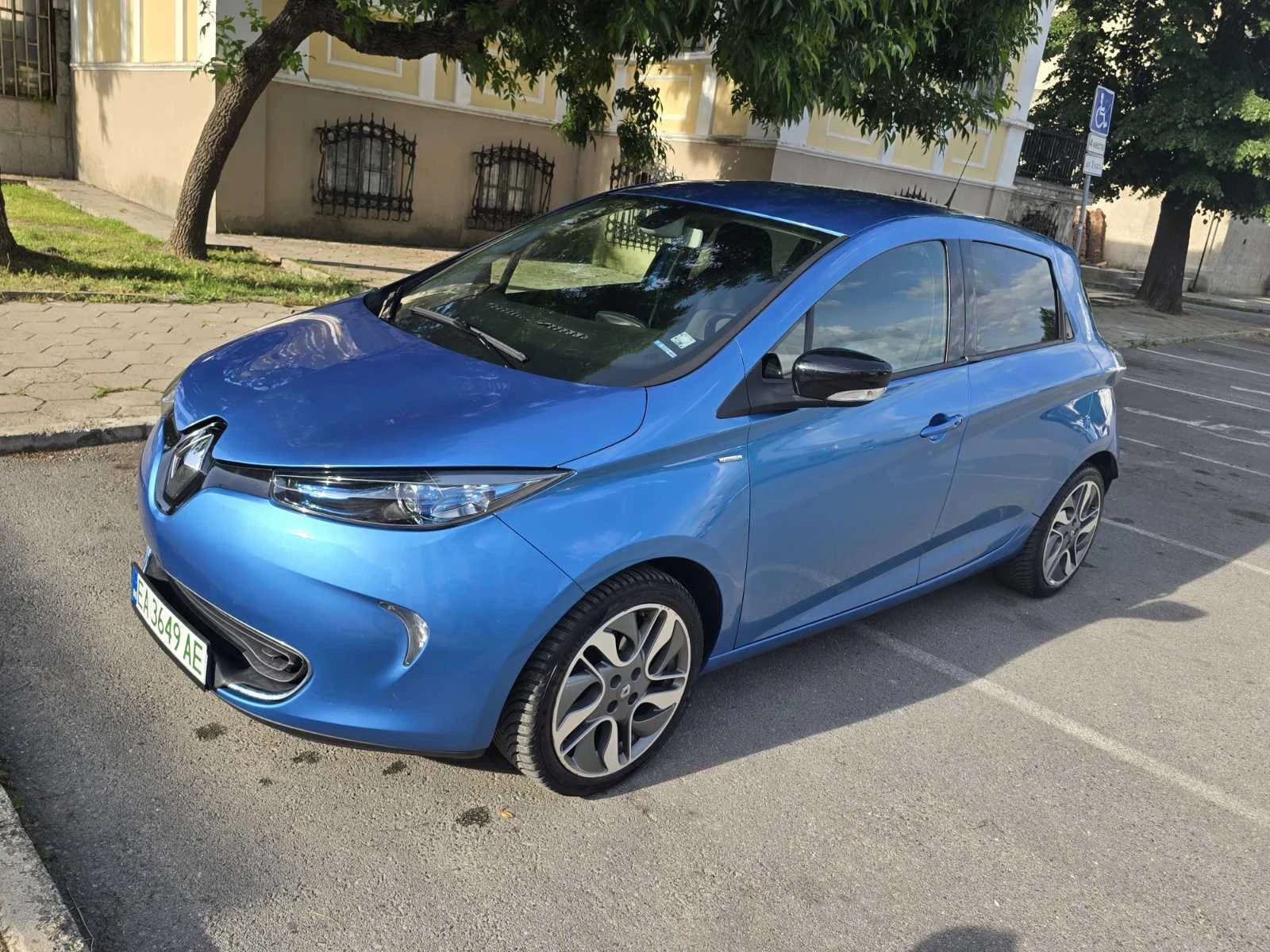 Renault Zoe, снимка 6 - Автомобили и джипове - 54674046