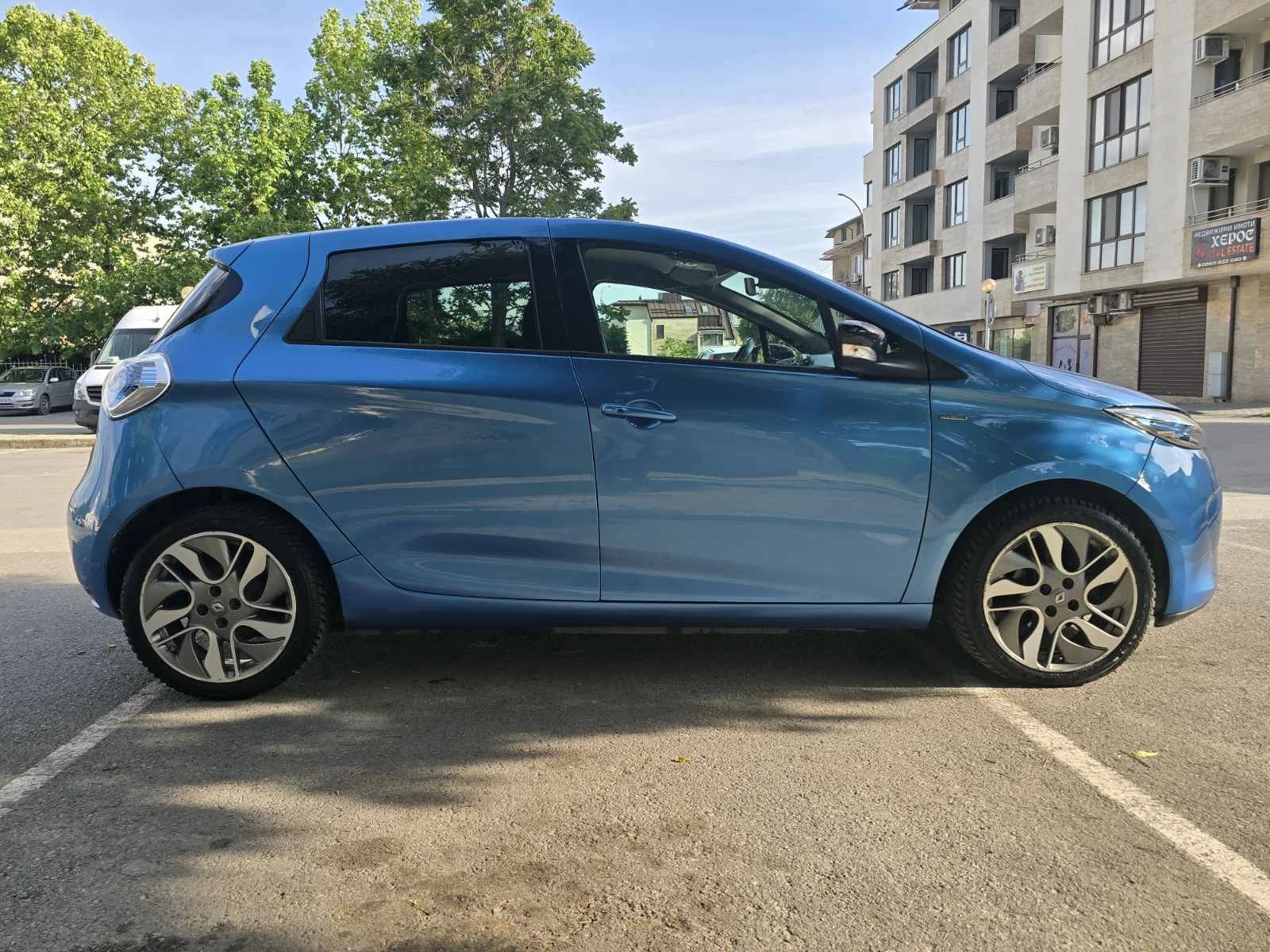 Renault Zoe, снимка 4 - Автомобили и джипове - 54674046