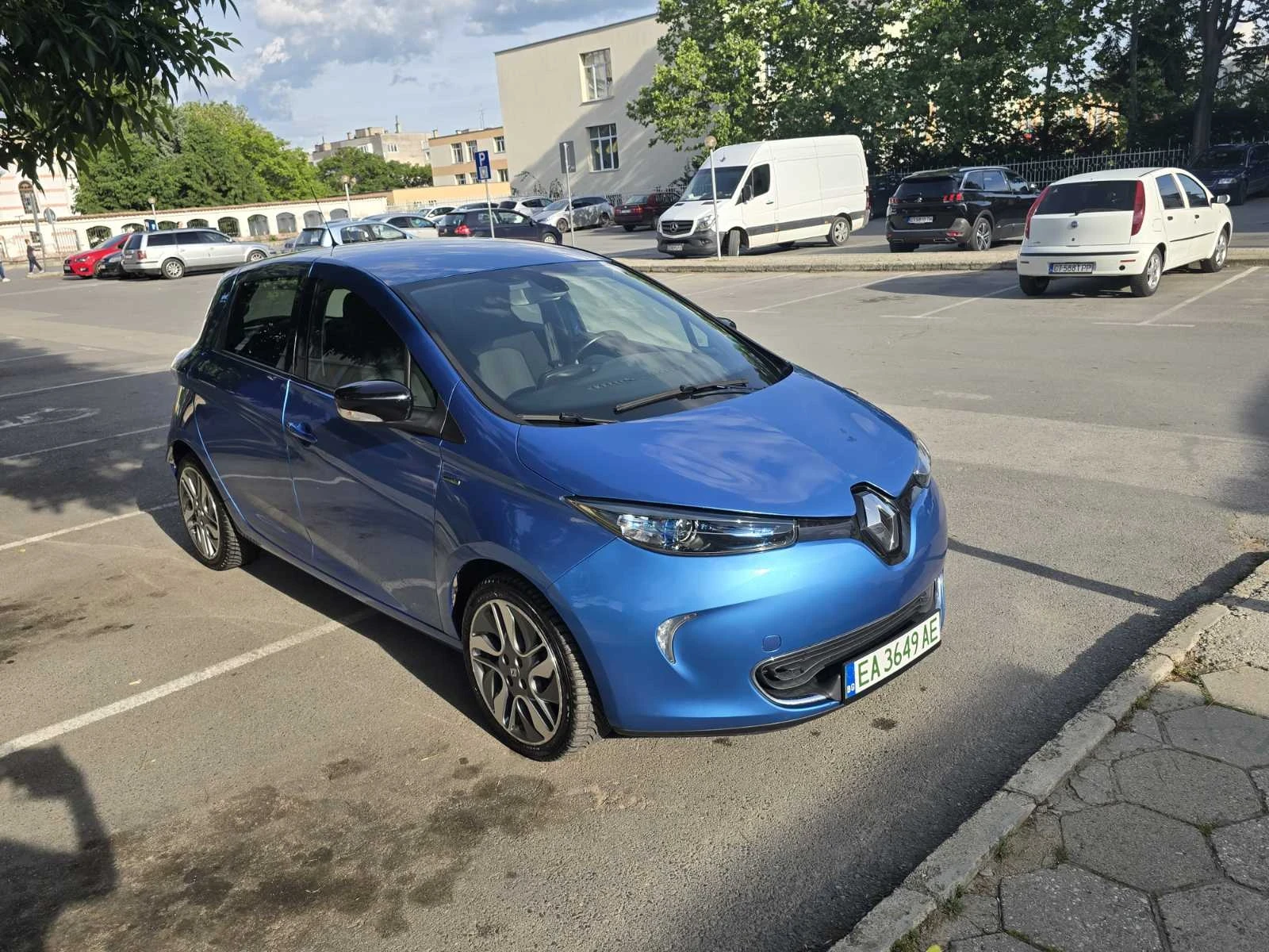 Renault Zoe, снимка 7 - Автомобили и джипове - 54674046