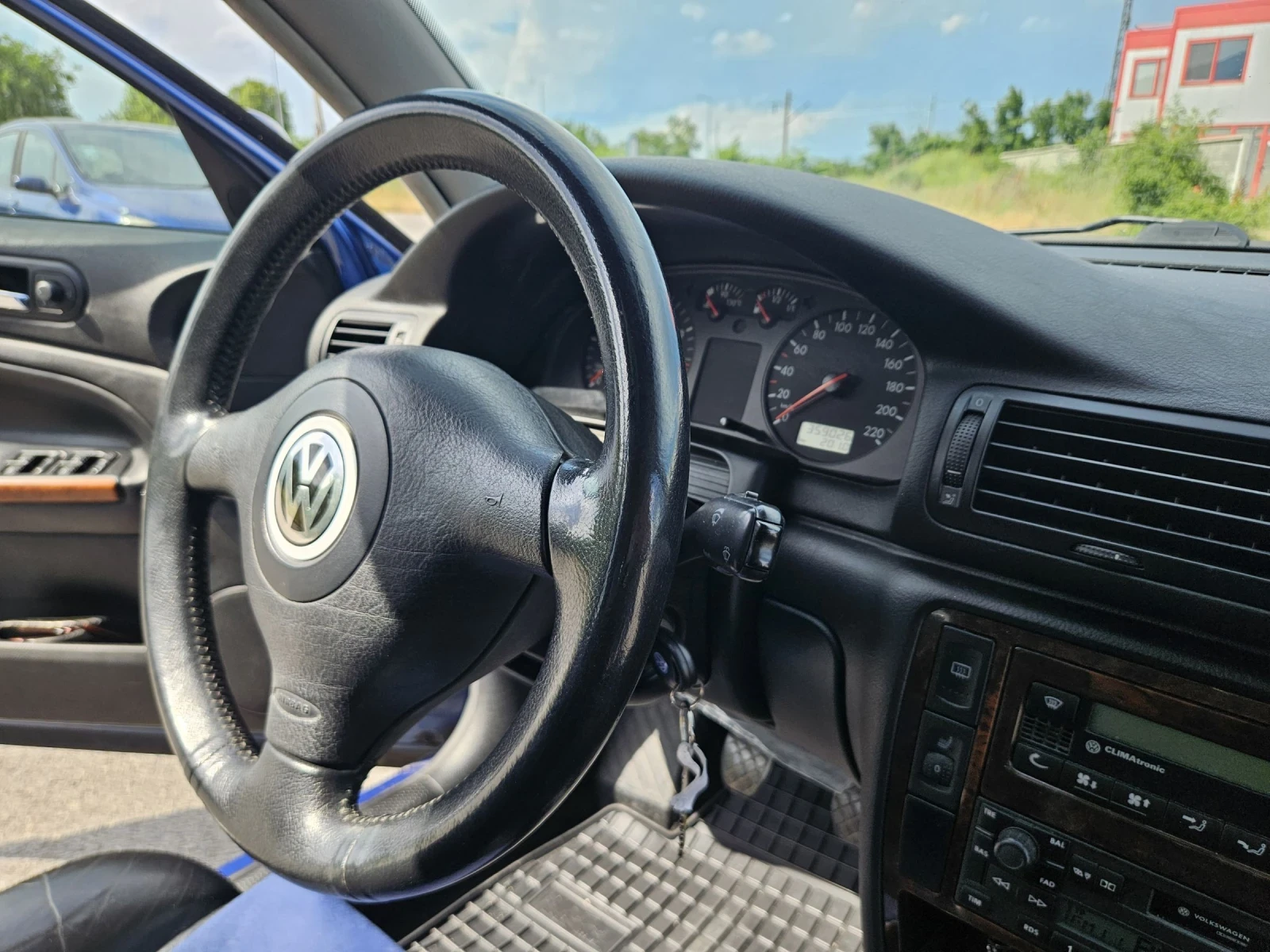 VW Passat 1.9 TDI 110 PS, снимка 15 - Автомобили и джипове - 54876377
