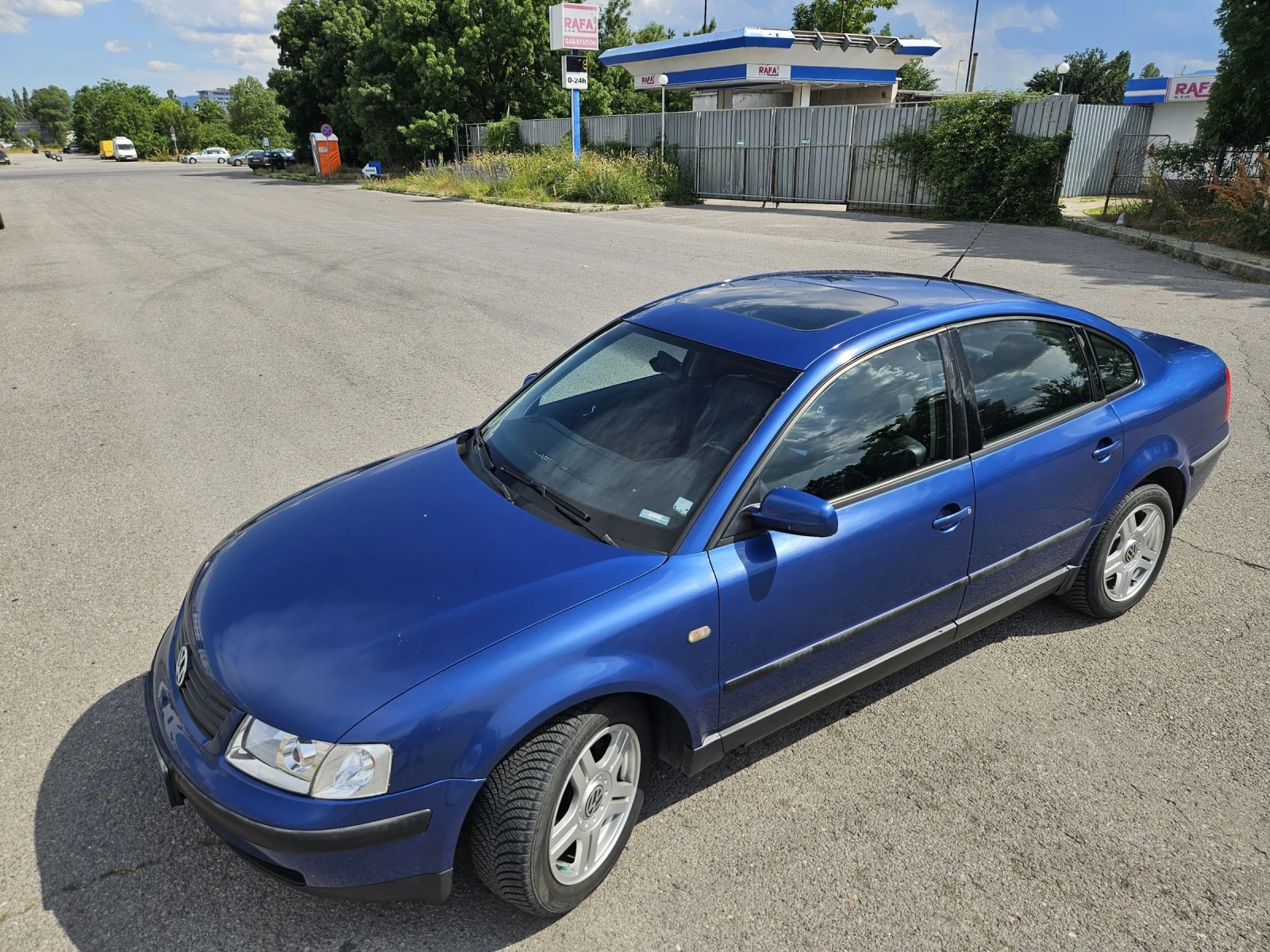 VW Passat 1.9 TDI 110 PS, снимка 7 - Автомобили и джипове - 54876377